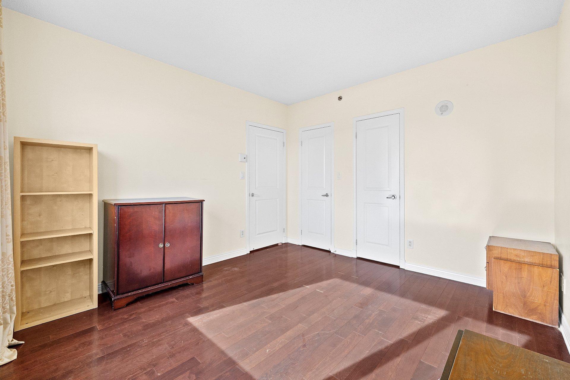 









550


Rue Jean-D'Estrées

, 902,
Montréal (Ville-Marie),




QC
H3C6W1

