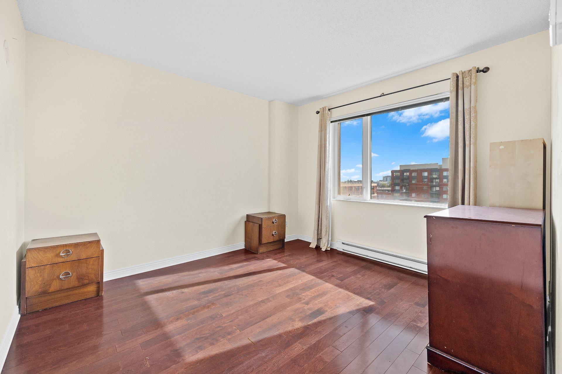 









550


Rue Jean-D'Estrées

, 902,
Montréal (Ville-Marie),




QC
H3C6W1

