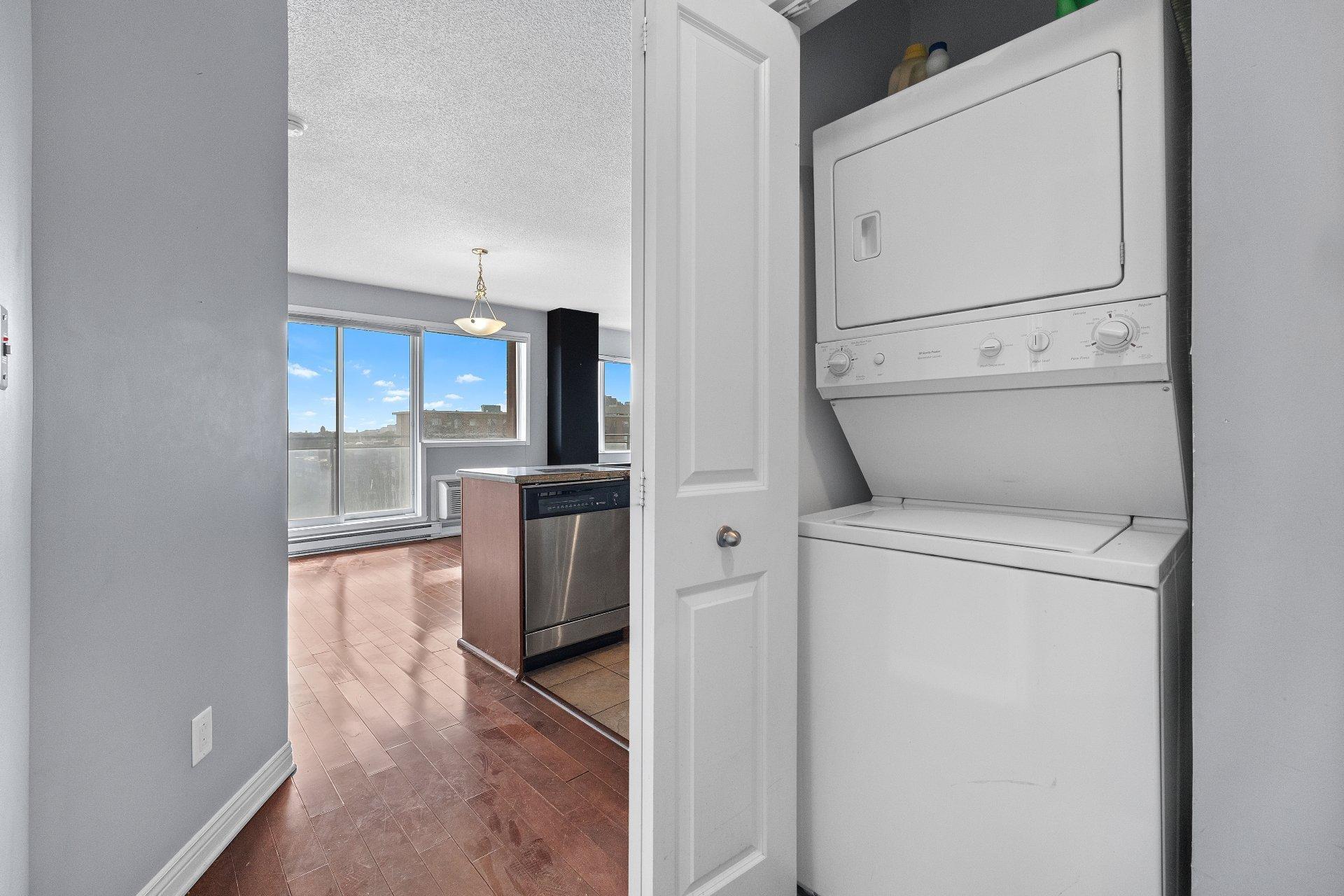 









550


Rue Jean-D'Estrées

, 902,
Montréal (Ville-Marie),




QC
H3C6W1

