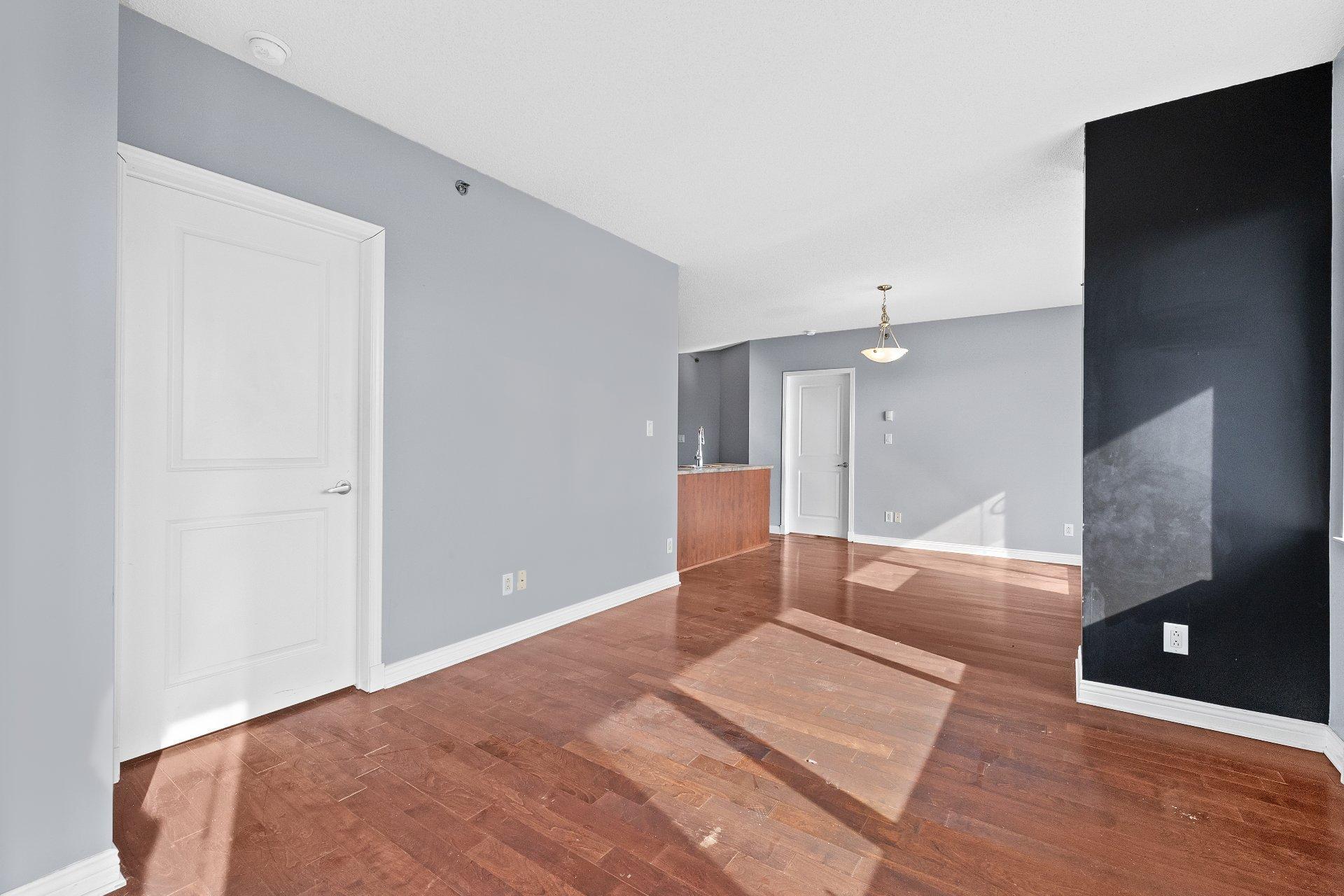 









550


Rue Jean-D'Estrées

, 902,
Montréal (Ville-Marie),




QC
H3C6W1

