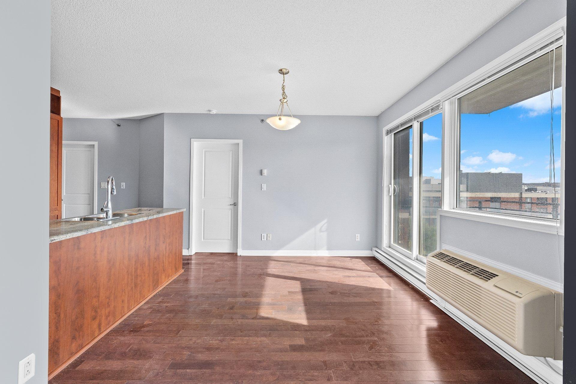 









550


Rue Jean-D'Estrées

, 902,
Montréal (Ville-Marie),




QC
H3C6W1

