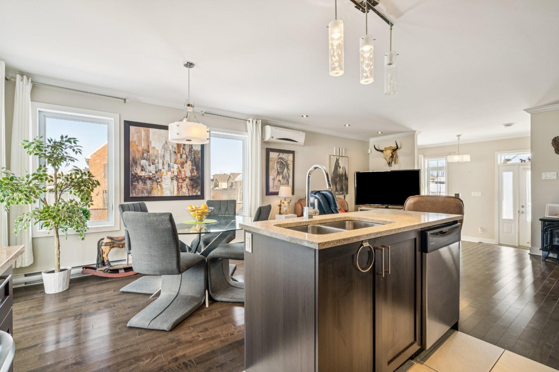 









4708


Rue des Patriotes

,
Contrecoeur,




QC
J0L1C0

