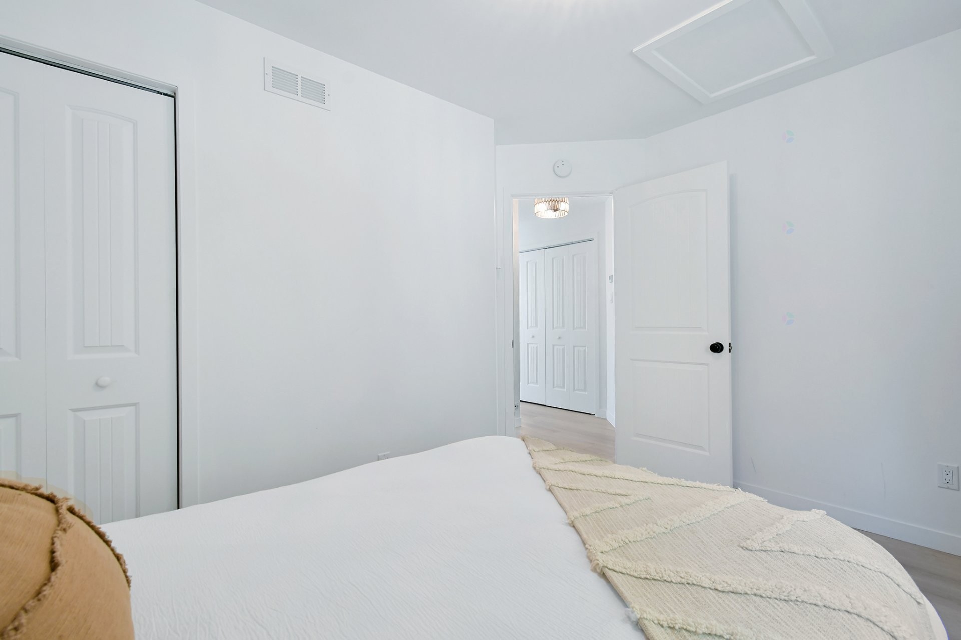 









93


Ch. du Domaine-Ayotte

,
Saint-Donat,




QC
J0T2C0

