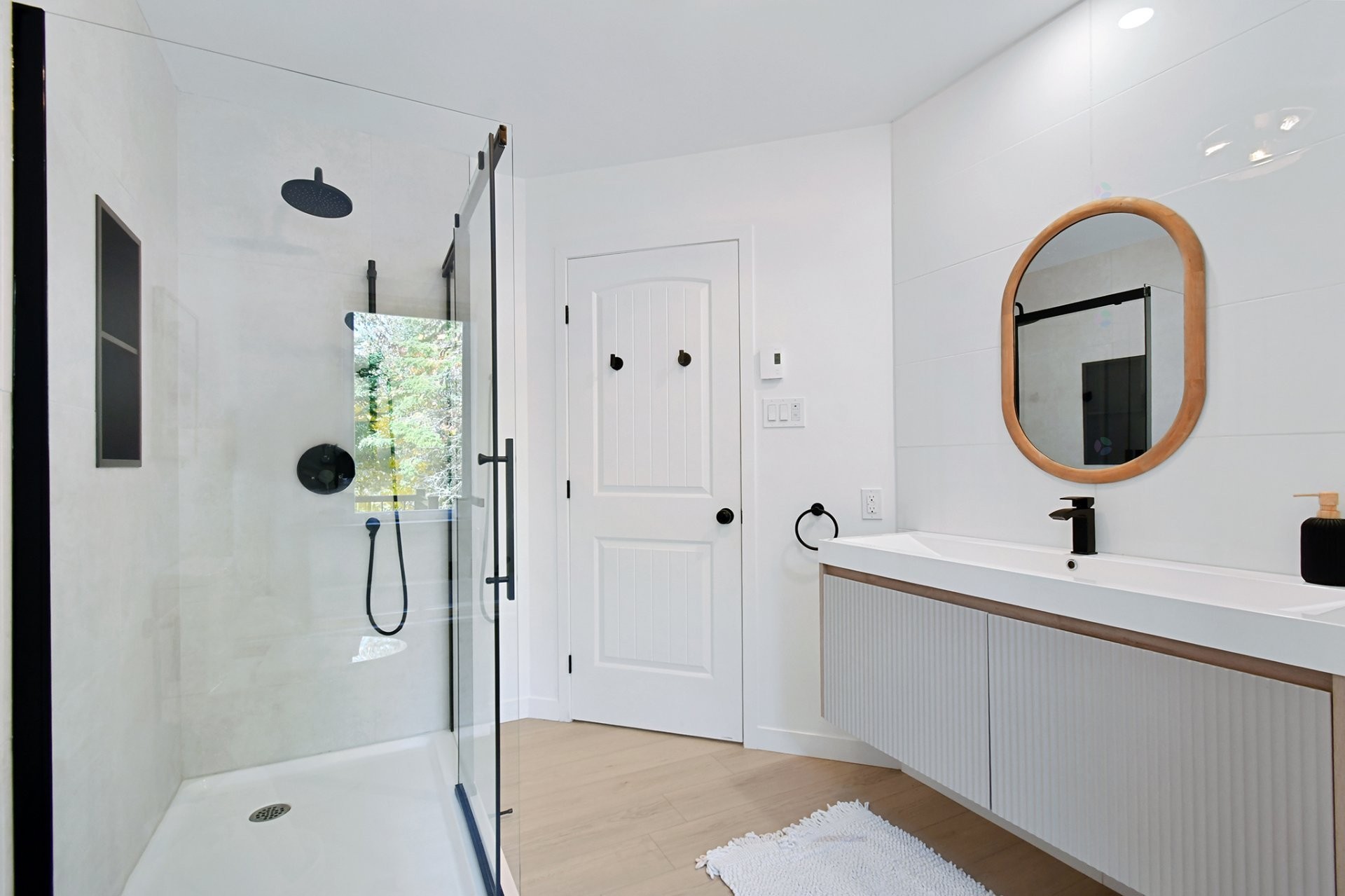 









93


Ch. du Domaine-Ayotte

,
Saint-Donat,




QC
J0T2C0

