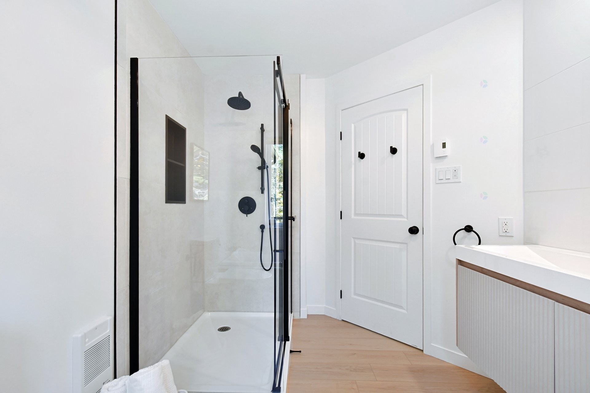 









93


Ch. du Domaine-Ayotte

,
Saint-Donat,




QC
J0T2C0

