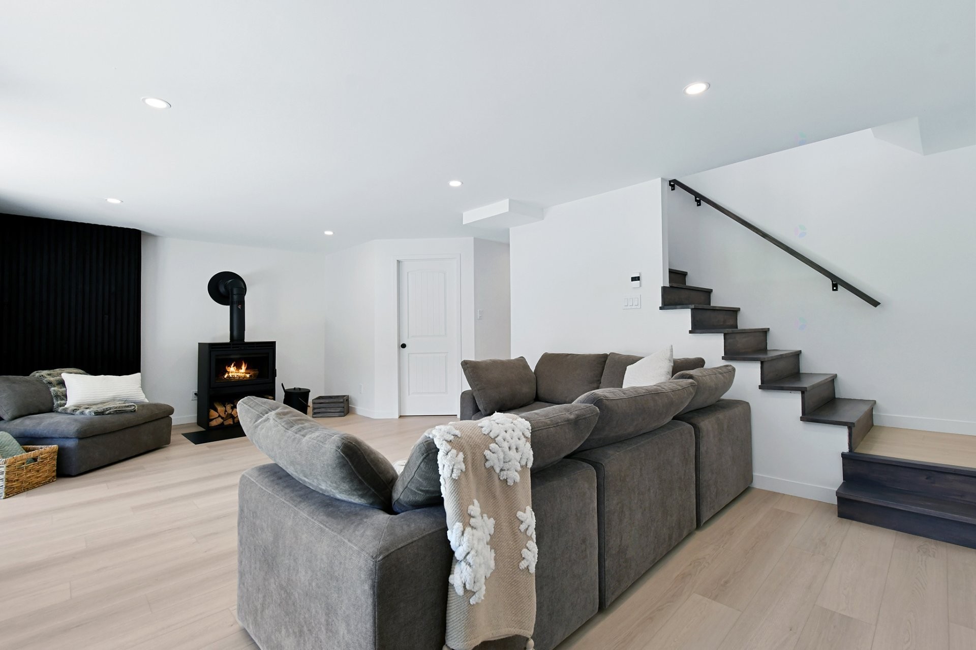 









93


Ch. du Domaine-Ayotte

,
Saint-Donat,




QC
J0T2C0

