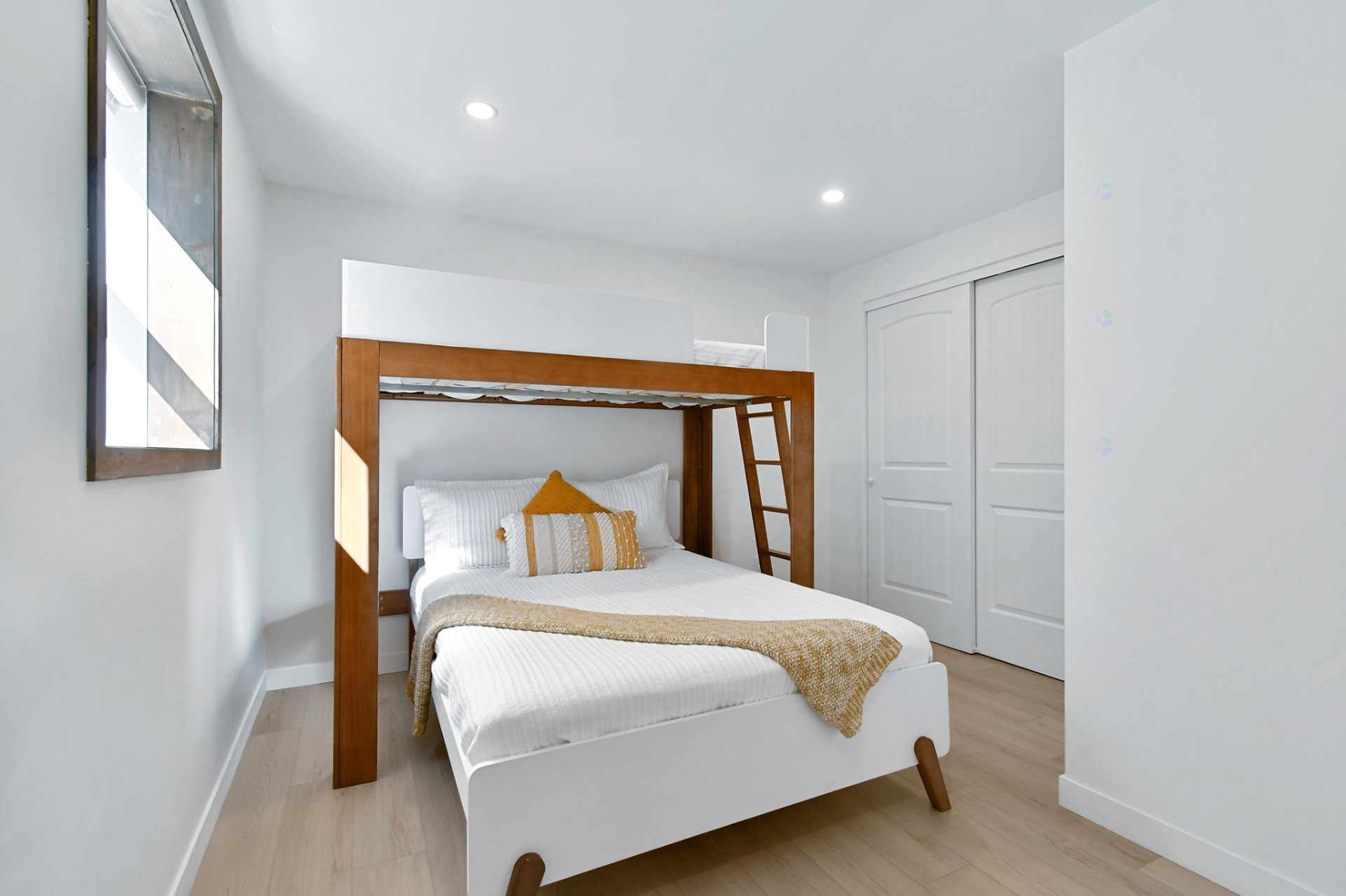 









93


Ch. du Domaine-Ayotte

,
Saint-Donat,




QC
J0T2C0

