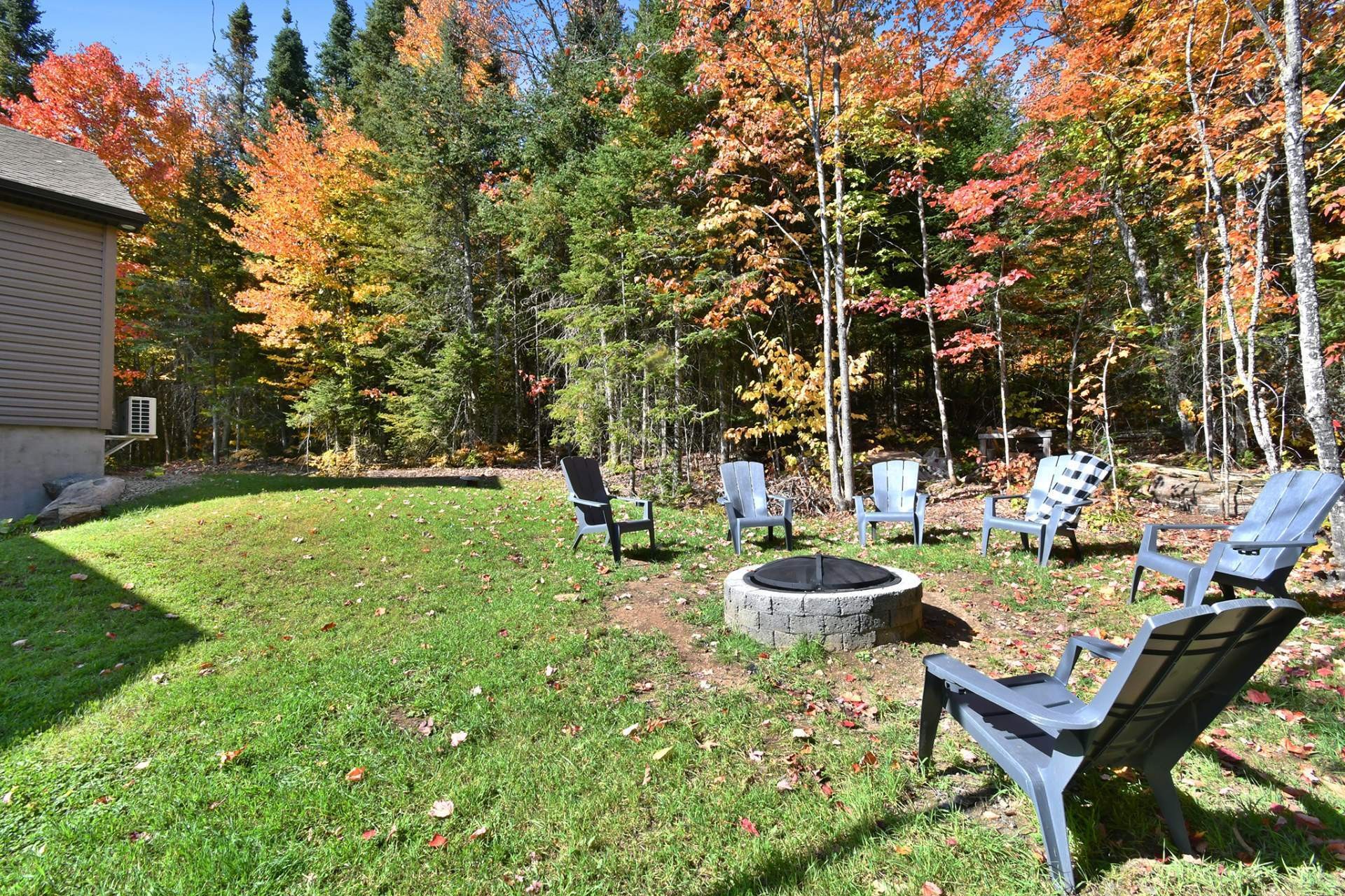 









93


Ch. du Domaine-Ayotte

,
Saint-Donat,




QC
J0T2C0

