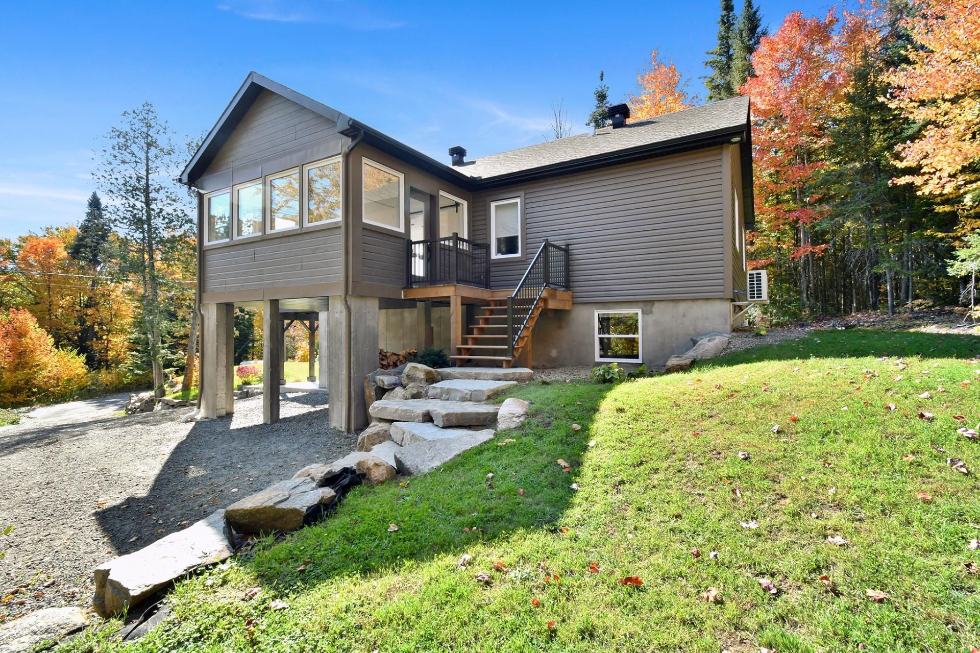 









93


Ch. du Domaine-Ayotte

,
Saint-Donat,




QC
J0T2C0

