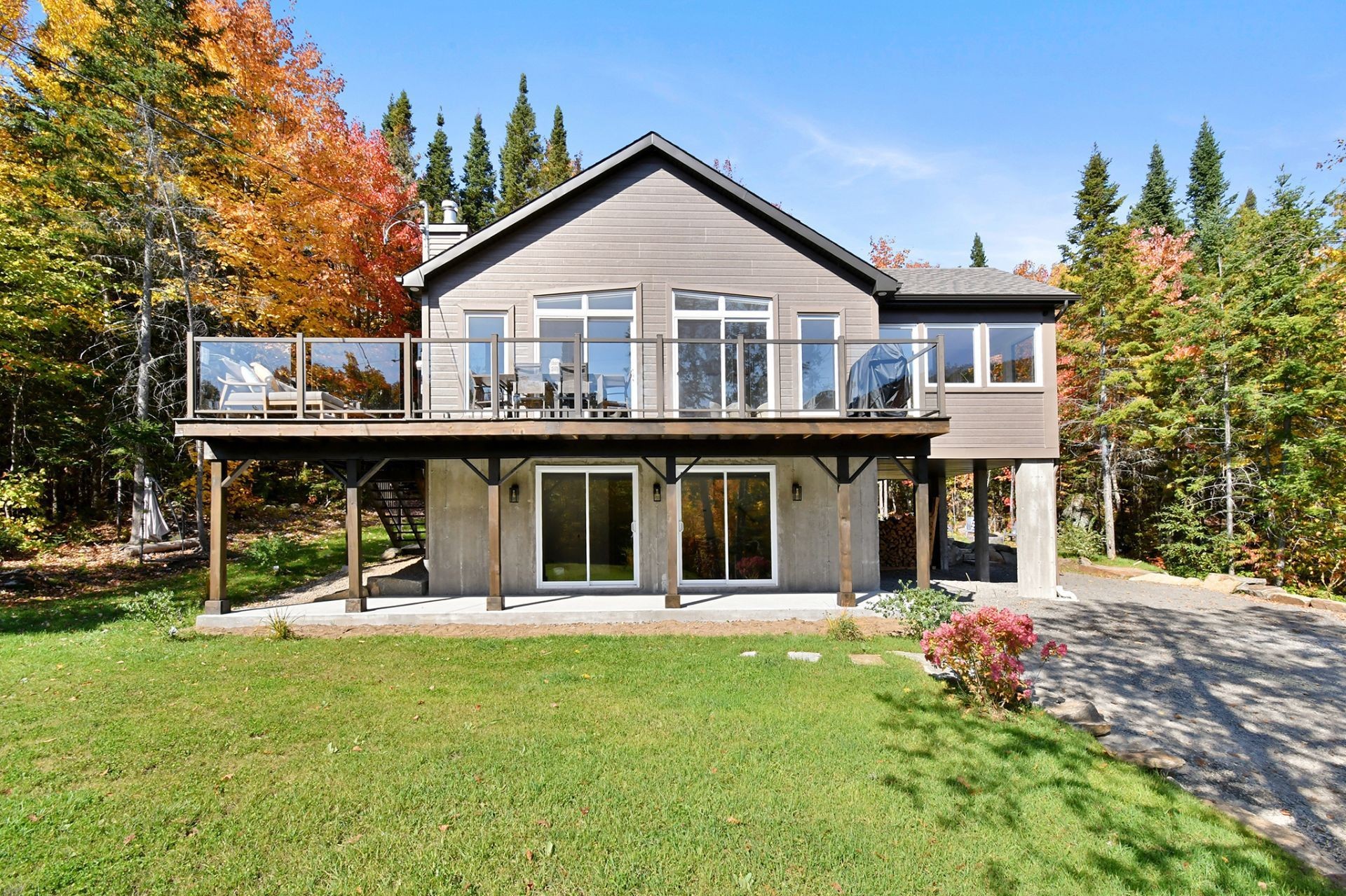 









93


Ch. du Domaine-Ayotte

,
Saint-Donat,




QC
J0T2C0

