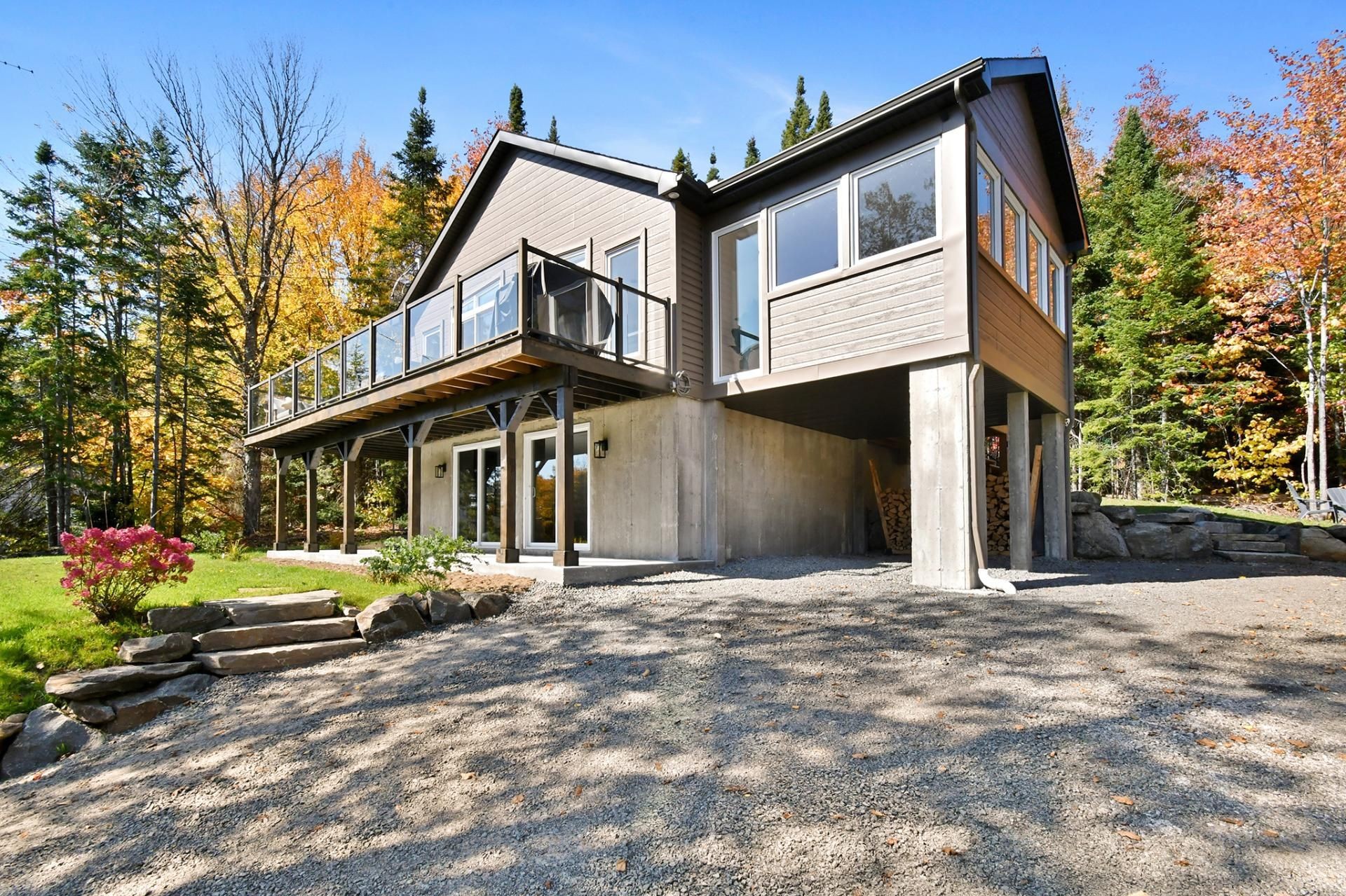 









93


Ch. du Domaine-Ayotte

,
Saint-Donat,




QC
J0T2C0

