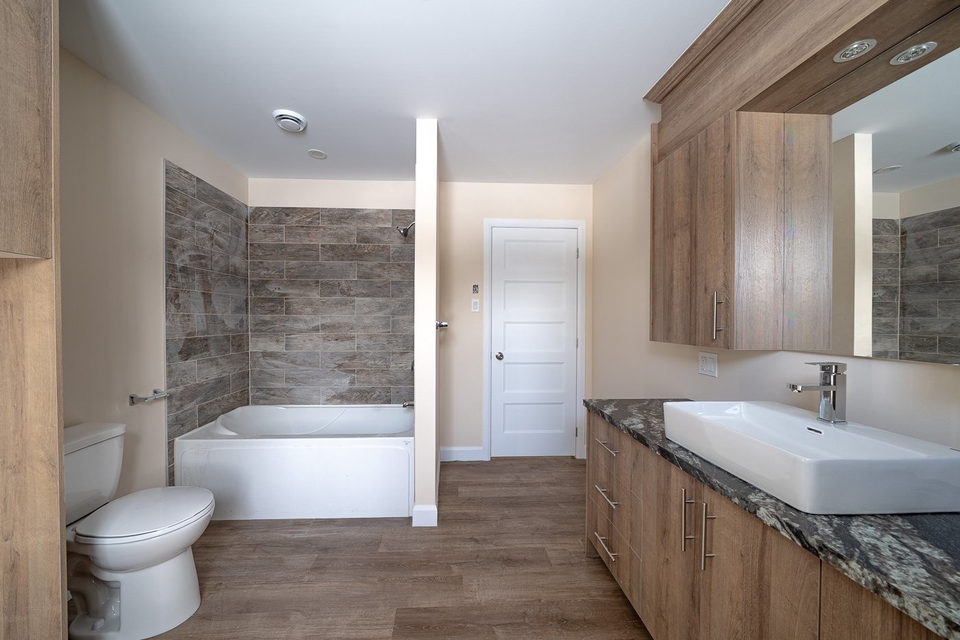 









127


Rue des Ruisseaux

,
Val-des-Sources,




QC
J1T0B2

