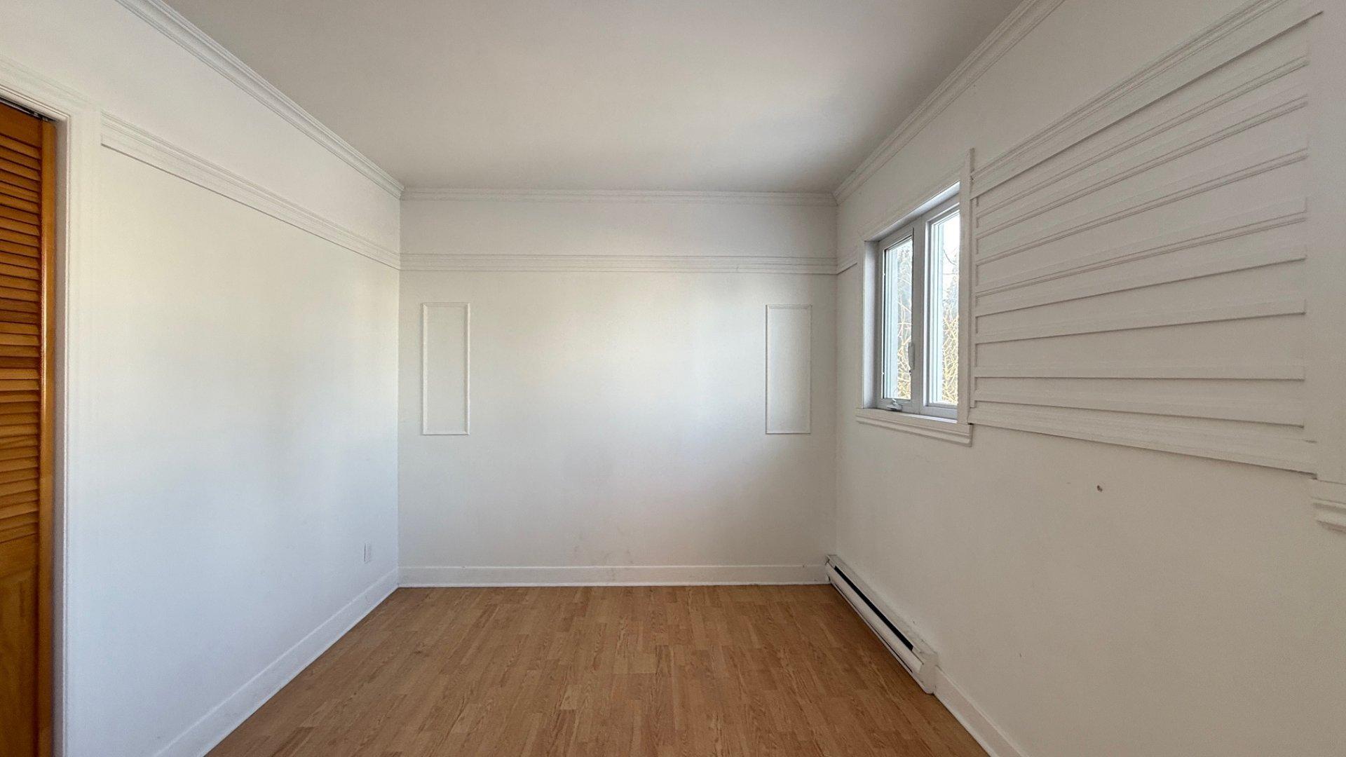 









8830


Av. Gravel

,
Laval (Saint-François),




QC
H7A1P3

