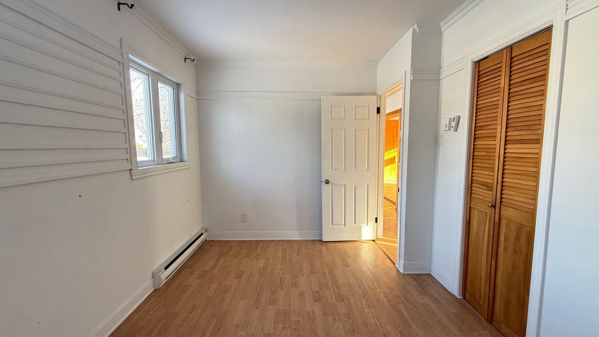 









8830


Av. Gravel

,
Laval (Saint-François),




QC
H7A1P3

