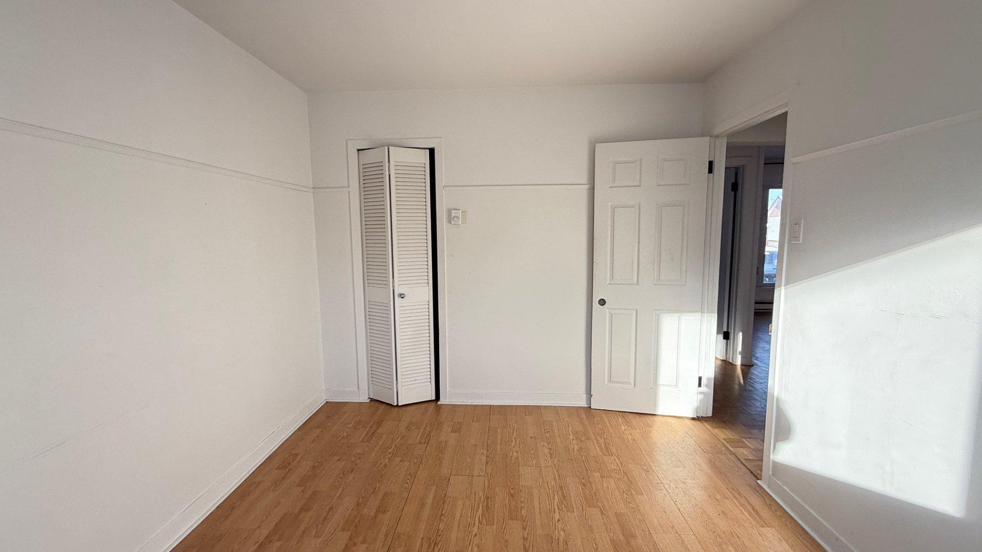 









8830


Av. Gravel

,
Laval (Saint-François),




QC
H7A1P3

