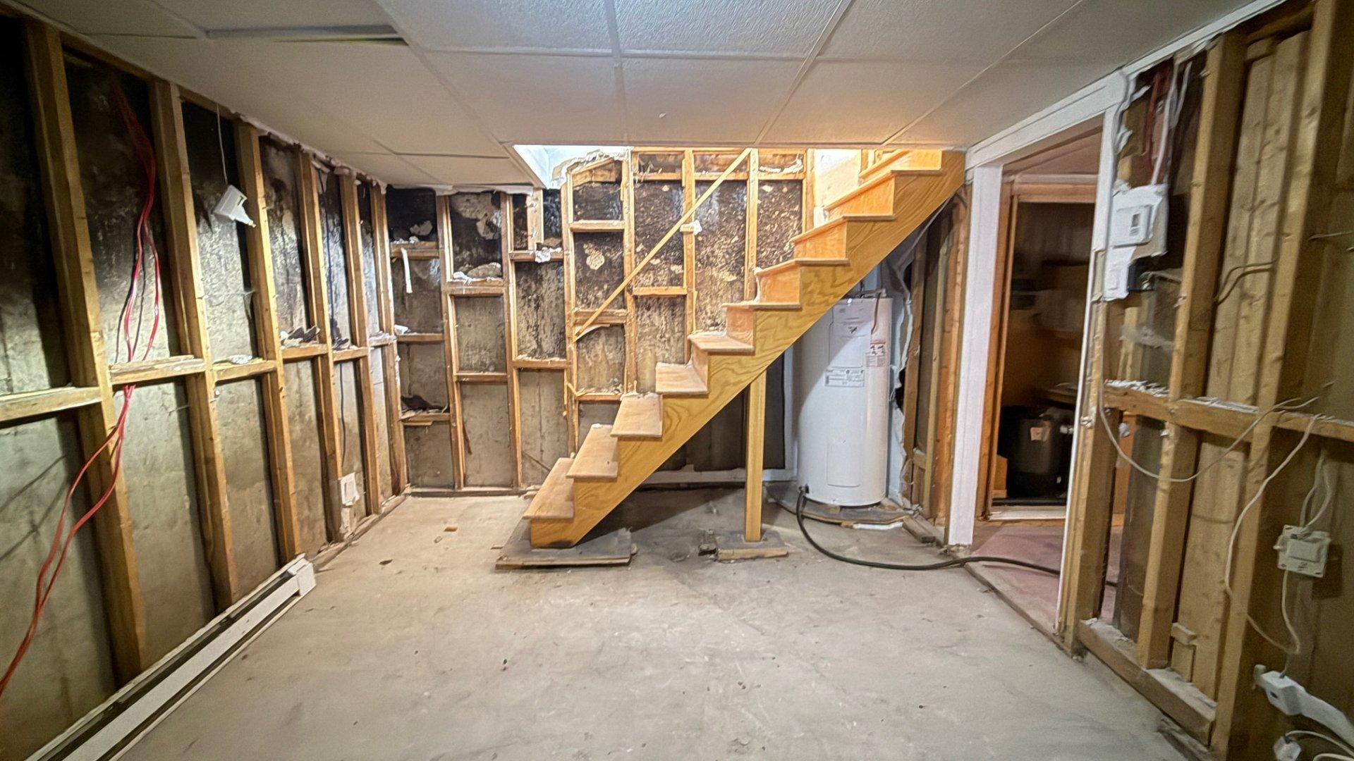 









8830


Av. Gravel

,
Laval (Saint-François),




QC
H7A1P3

