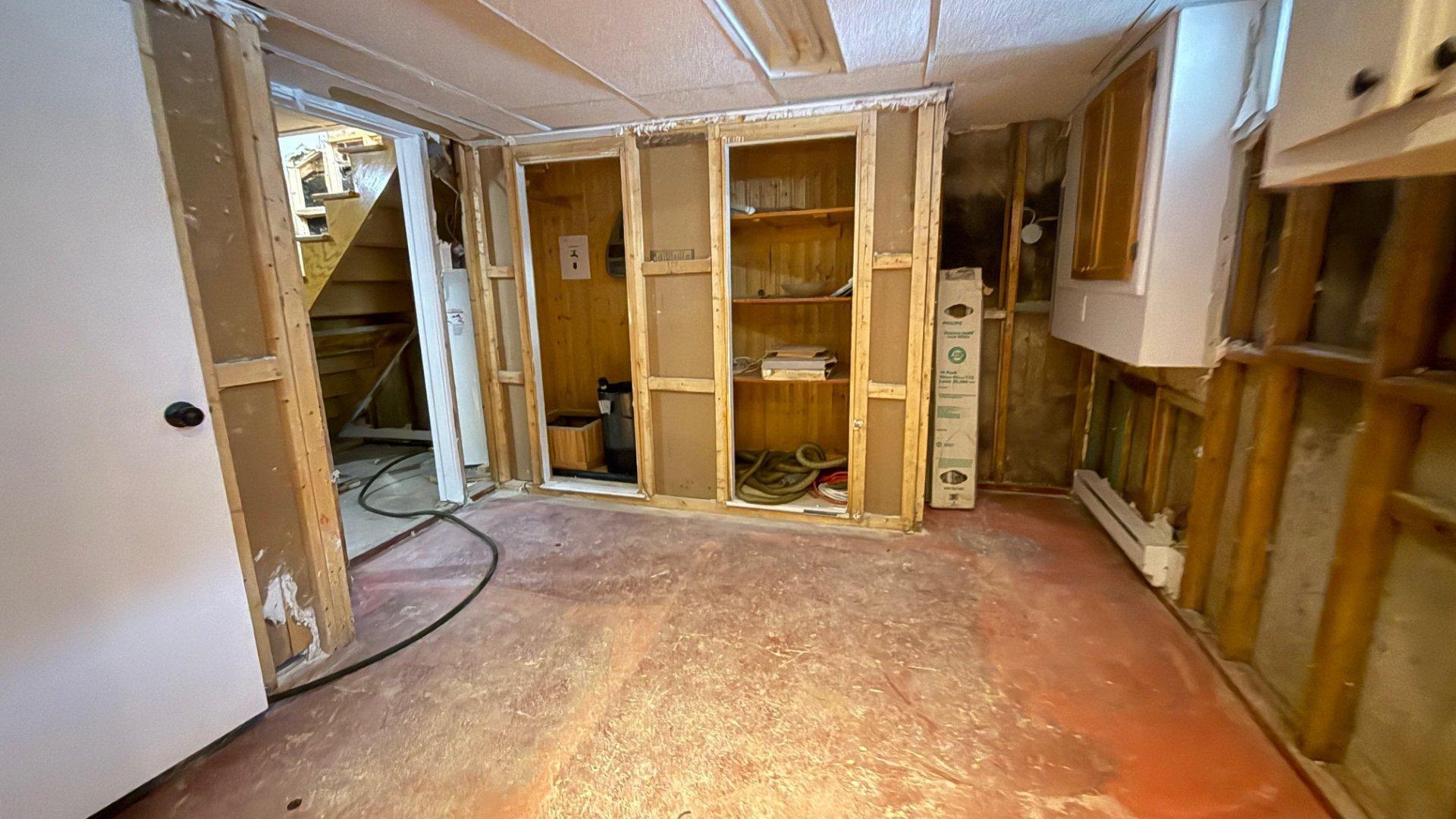 









8830


Av. Gravel

,
Laval (Saint-François),




QC
H7A1P3

