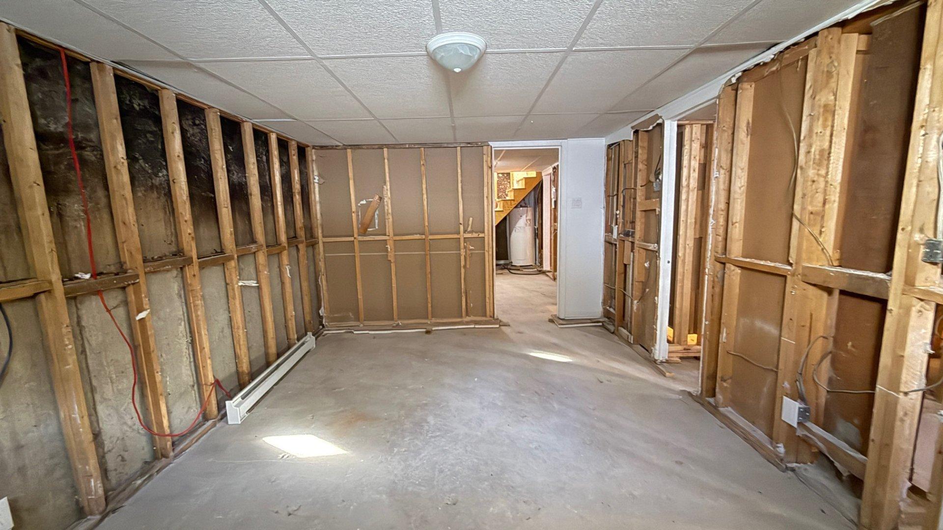 









8830


Av. Gravel

,
Laval (Saint-François),




QC
H7A1P3

