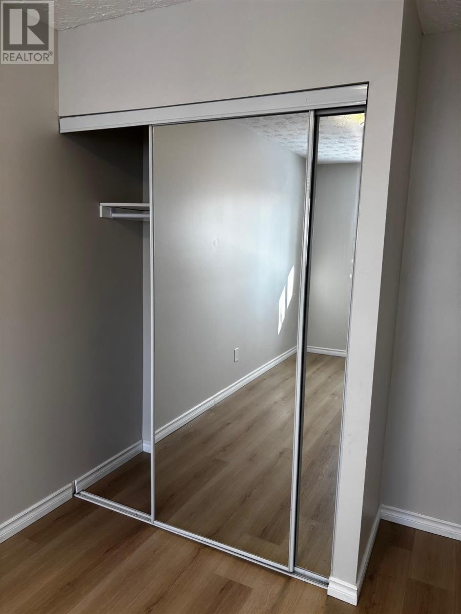 












63 Frobel DR

,
Elliot Lake,




Ontario
P5A3A4

