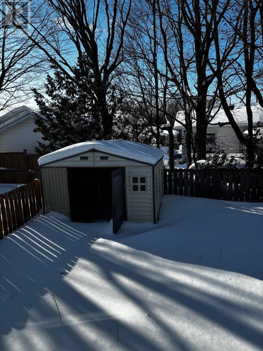 












63 Frobel DR

,
Elliot Lake,




Ontario
P5A3A4

