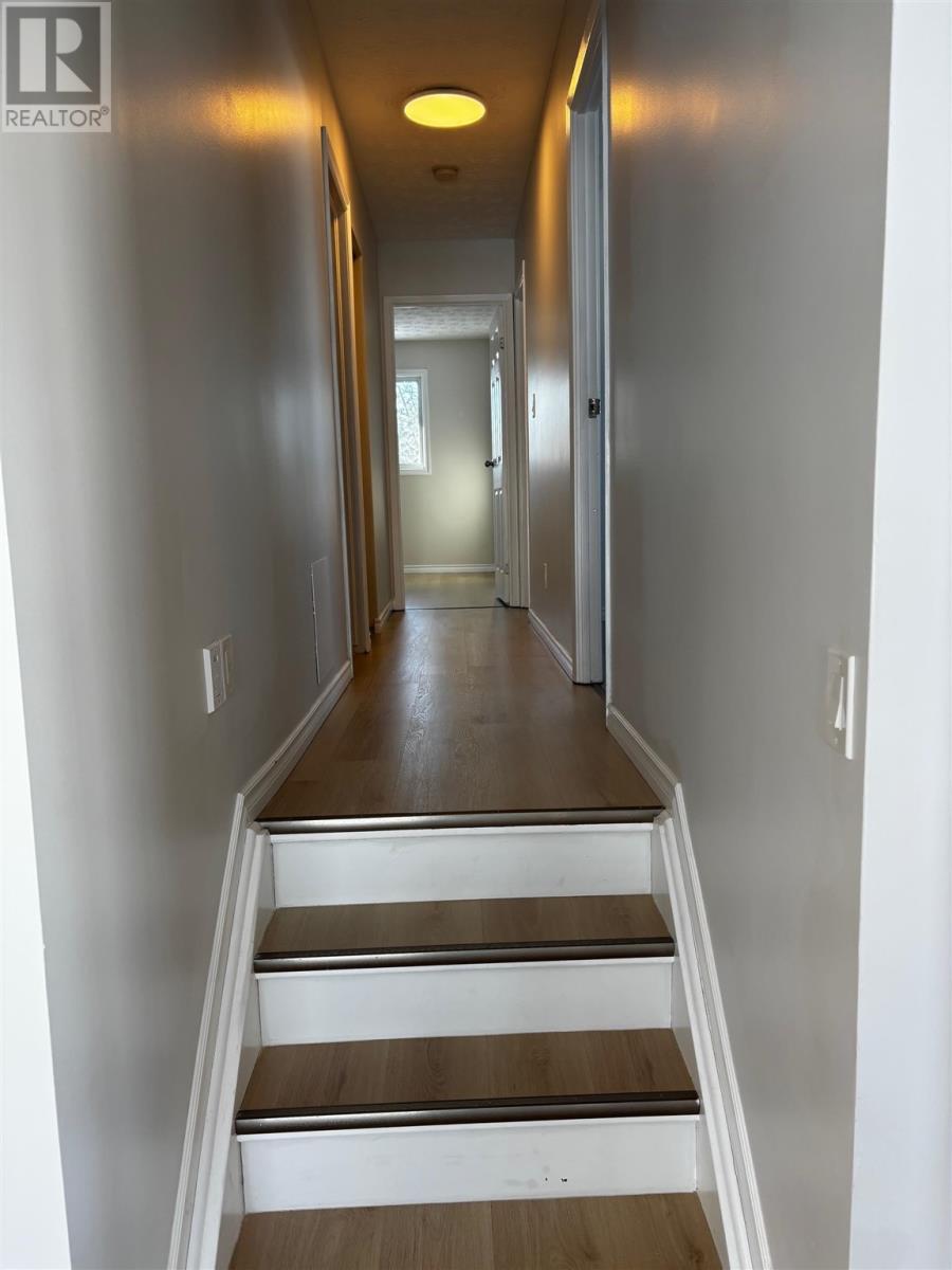 












63 Frobel DR

,
Elliot Lake,




Ontario
P5A3A4

