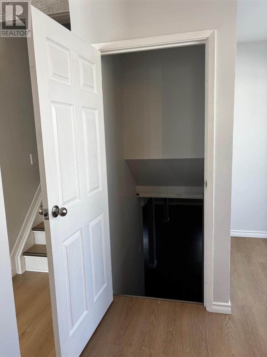 












63 Frobel DR

,
Elliot Lake,




Ontario
P5A3A4

