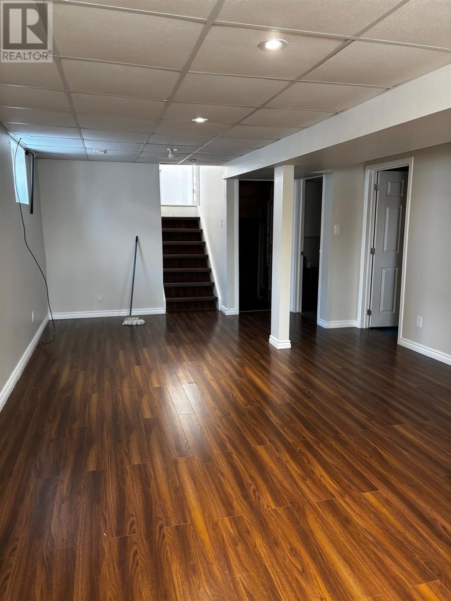 












63 Frobel DR

,
Elliot Lake,




Ontario
P5A3A4

