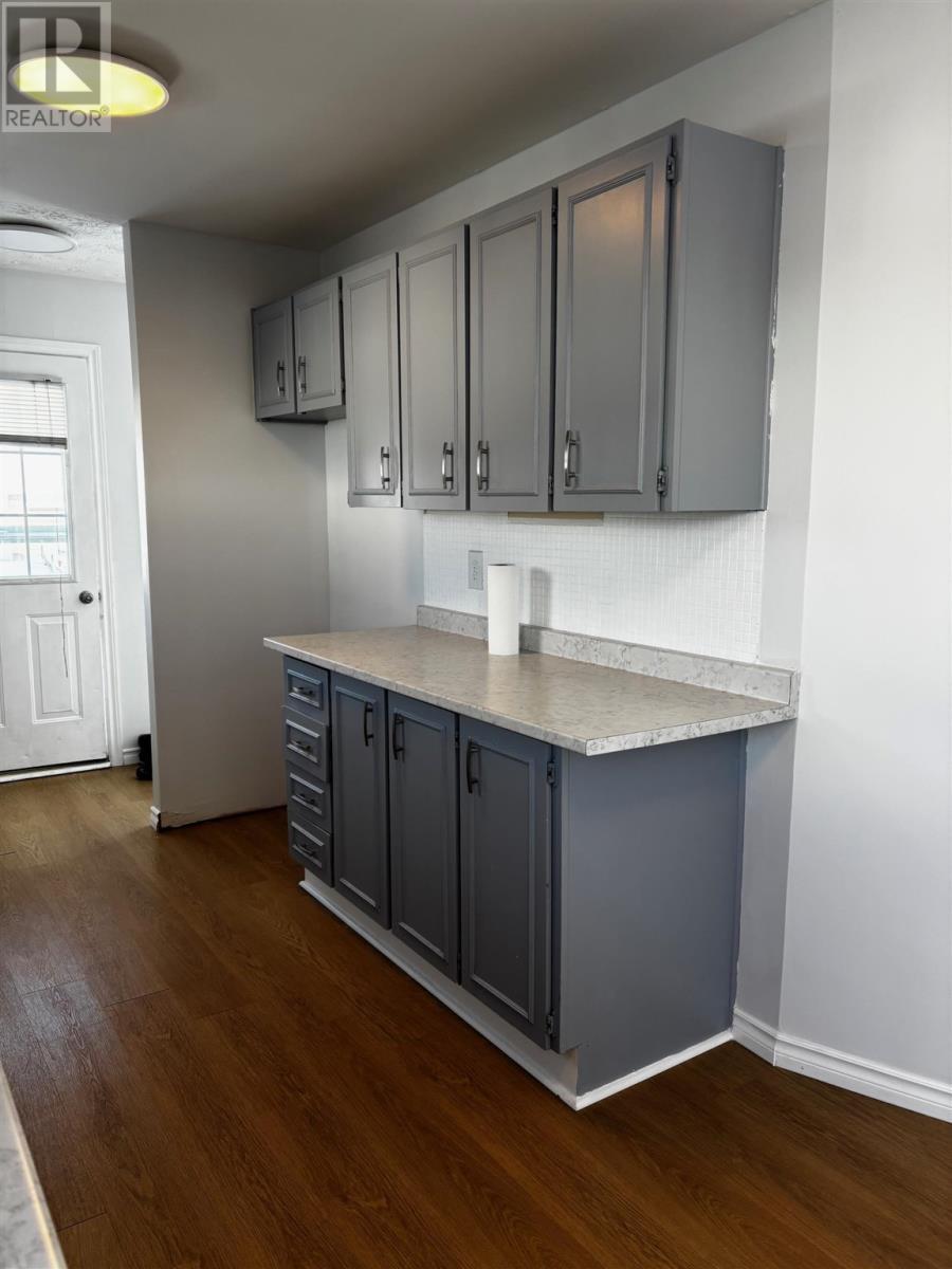 












63 Frobel DR

,
Elliot Lake,




Ontario
P5A3A4

