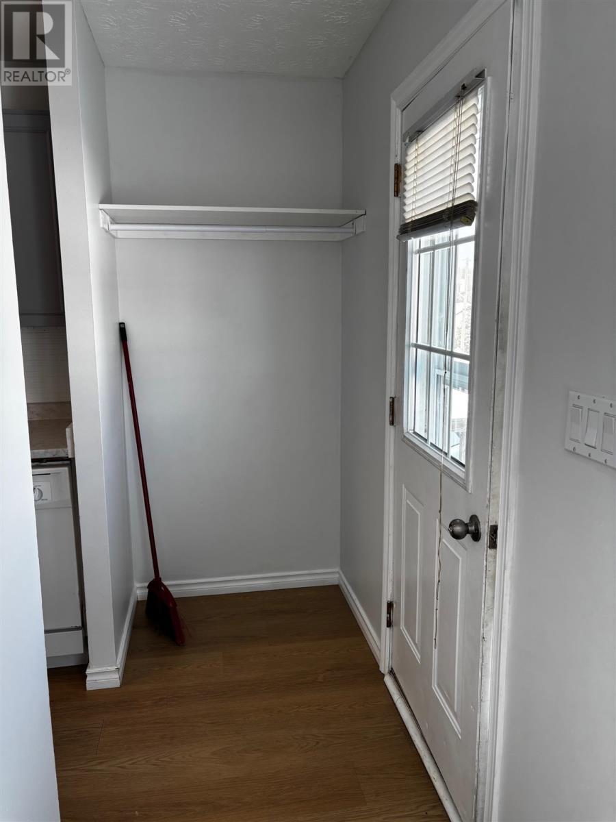 












63 Frobel DR

,
Elliot Lake,




Ontario
P5A3A4

