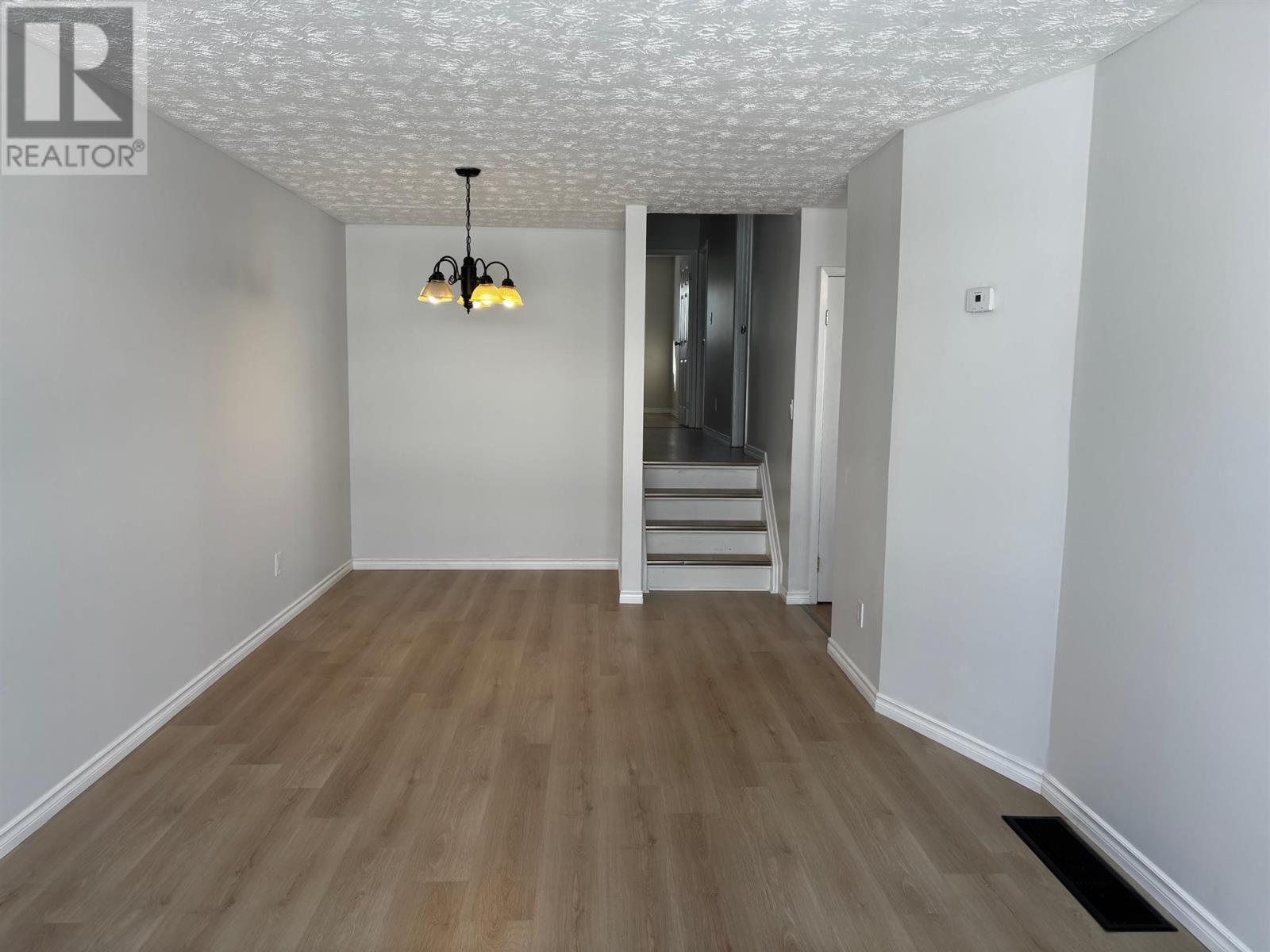 












63 Frobel DR

,
Elliot Lake,




Ontario
P5A3A4

