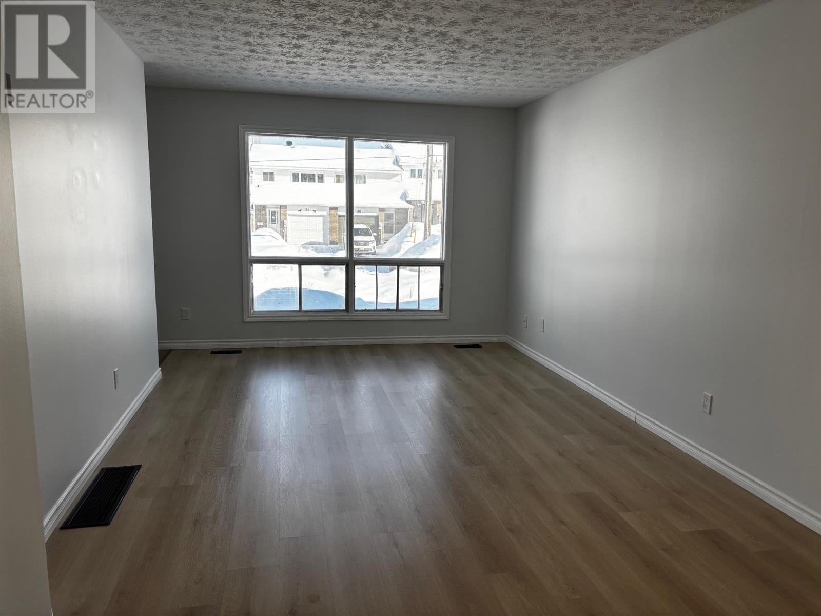 












63 Frobel DR

,
Elliot Lake,




Ontario
P5A3A4

