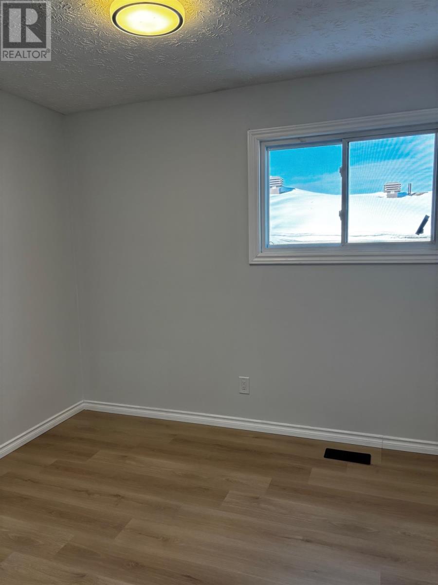 












63 Frobel DR

,
Elliot Lake,




Ontario
P5A3A4

