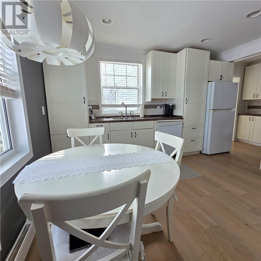 












431 Elbow Lake Road

,
Sudbury,




Ontario
P3E4N1

