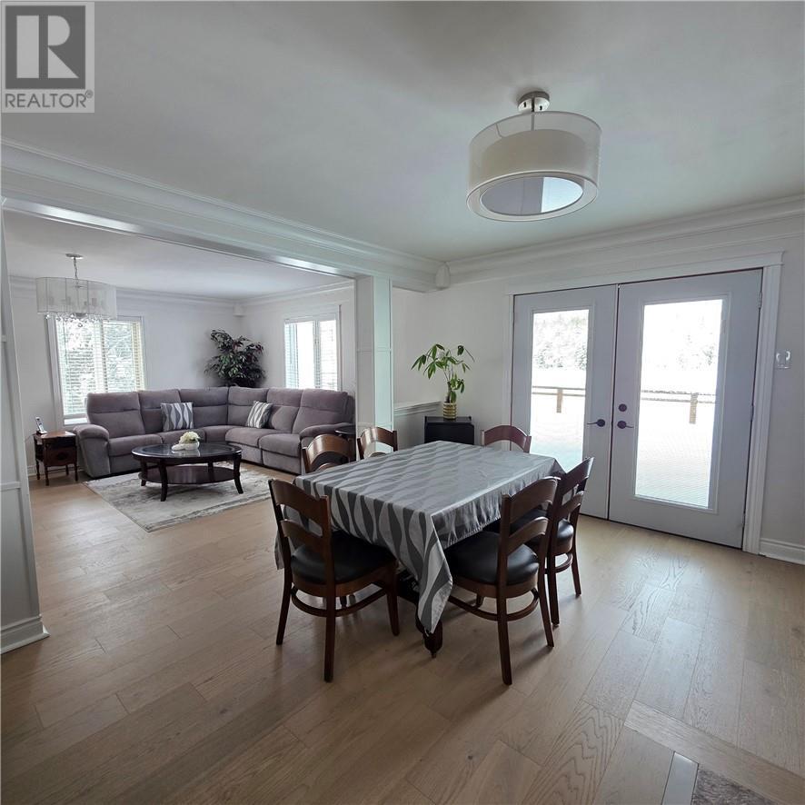 












431 Elbow Lake Road

,
Sudbury,




Ontario
P3E4N1

