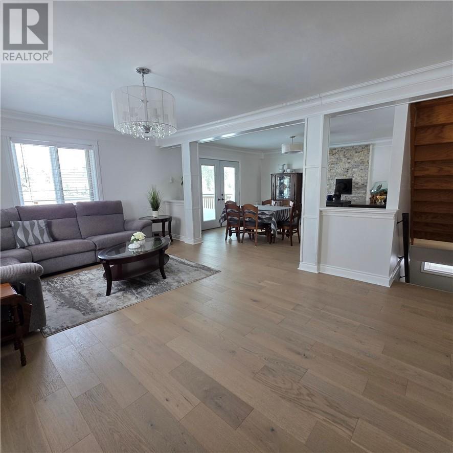 












431 Elbow Lake Road

,
Sudbury,




Ontario
P3E4N1

