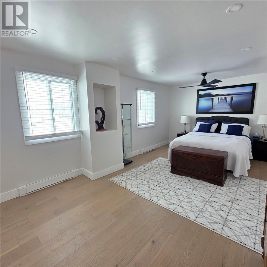 












431 Elbow Lake Road

,
Sudbury,




Ontario
P3E4N1

