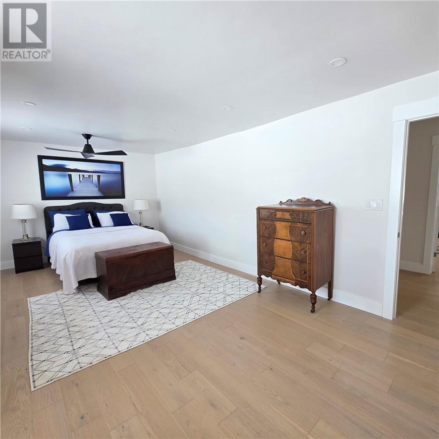 












431 Elbow Lake Road

,
Sudbury,




Ontario
P3E4N1

