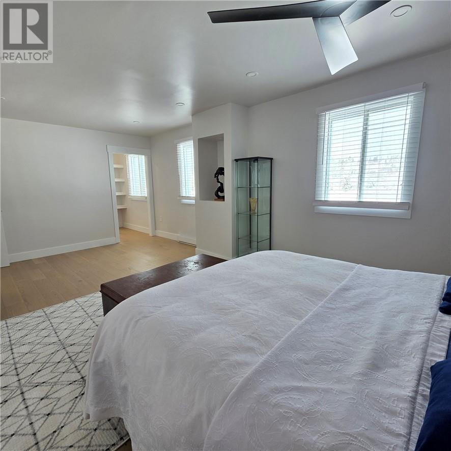 












431 Elbow Lake Road

,
Sudbury,




Ontario
P3E4N1

