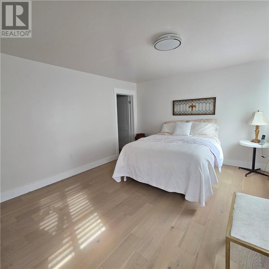 












431 Elbow Lake Road

,
Sudbury,




Ontario
P3E4N1

