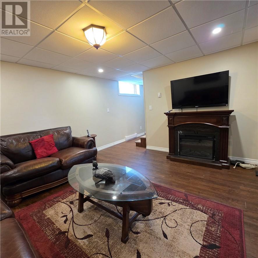 












431 Elbow Lake Road

,
Sudbury,




Ontario
P3E4N1

