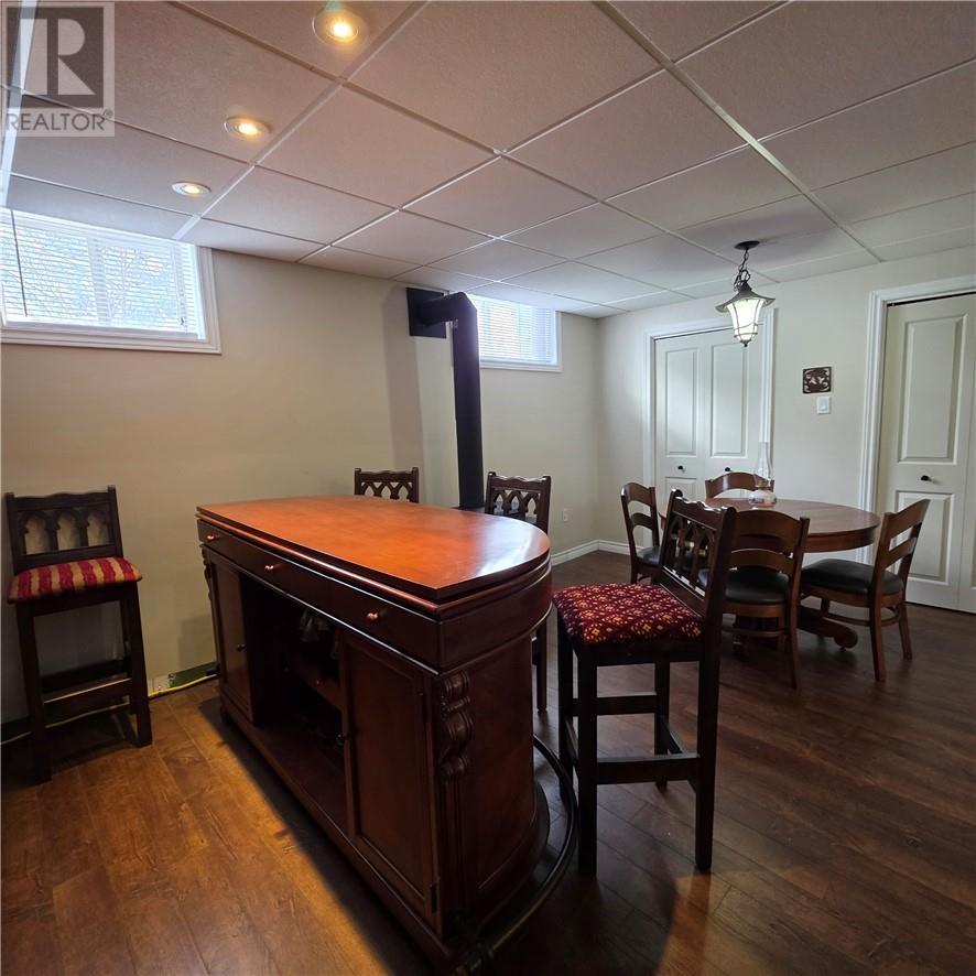 












431 Elbow Lake Road

,
Sudbury,




Ontario
P3E4N1

