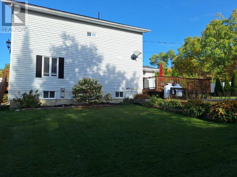 












431 Elbow Lake Road

,
Sudbury,




Ontario
P3E4N1

