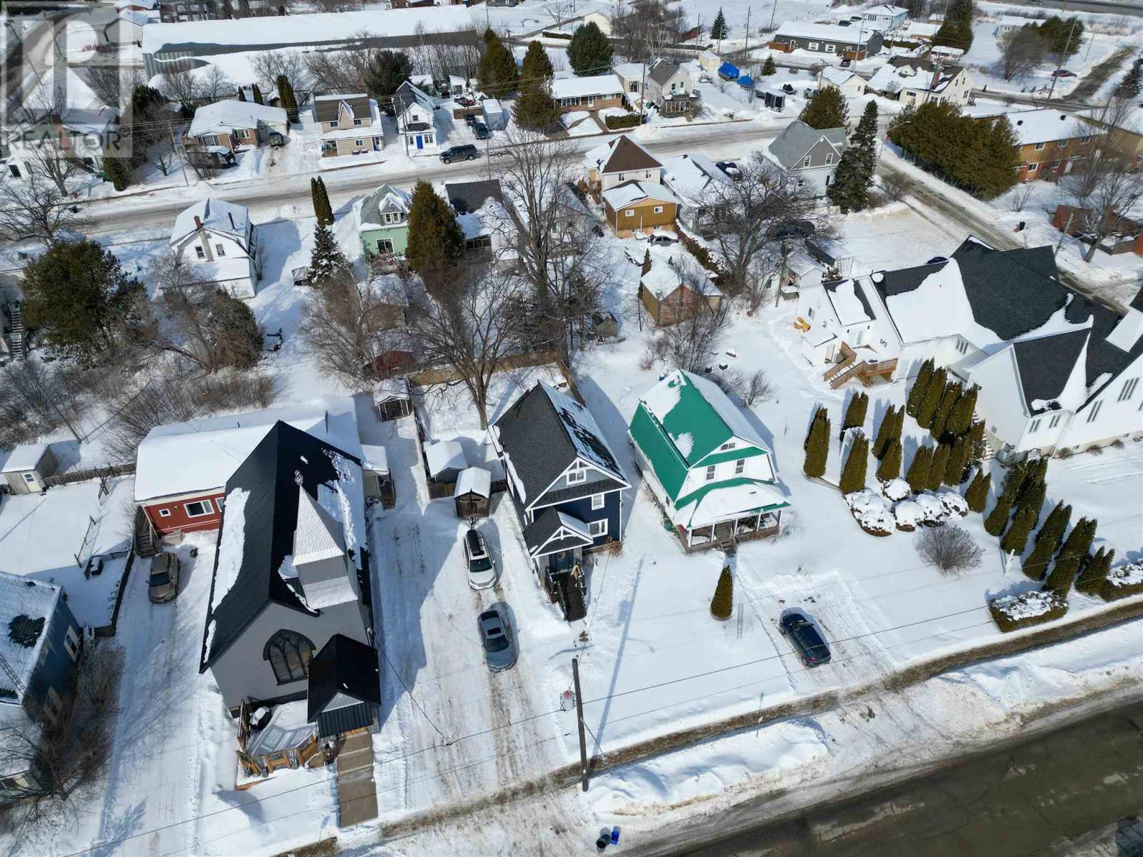 












40 Michigan AVE

,
Blind River,




Ontario
P0R1B0

