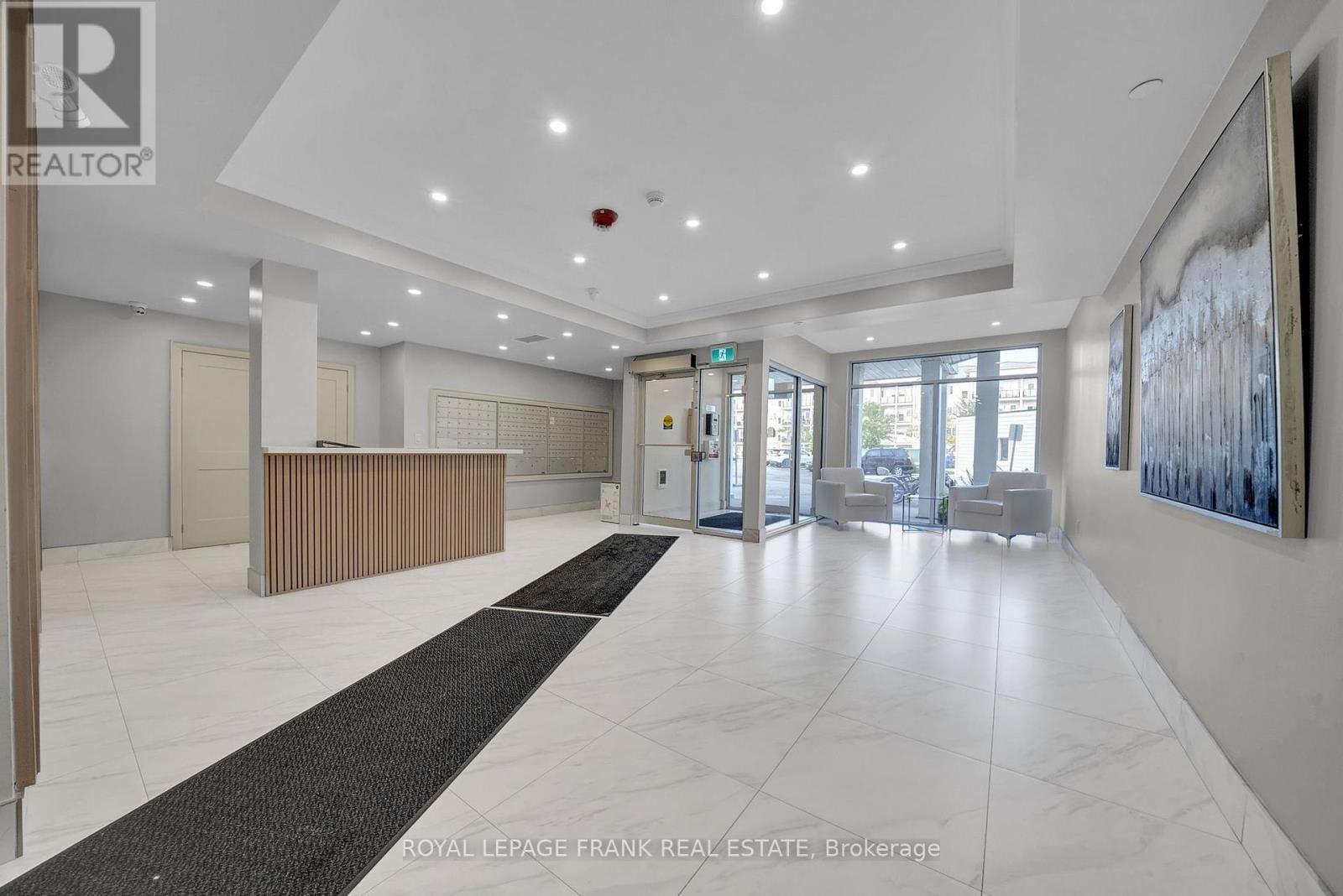 












216 - 50 LAKEBREEZE DRIVE

,
Clarington (Newcastle),




Ontario
L1B0V9

