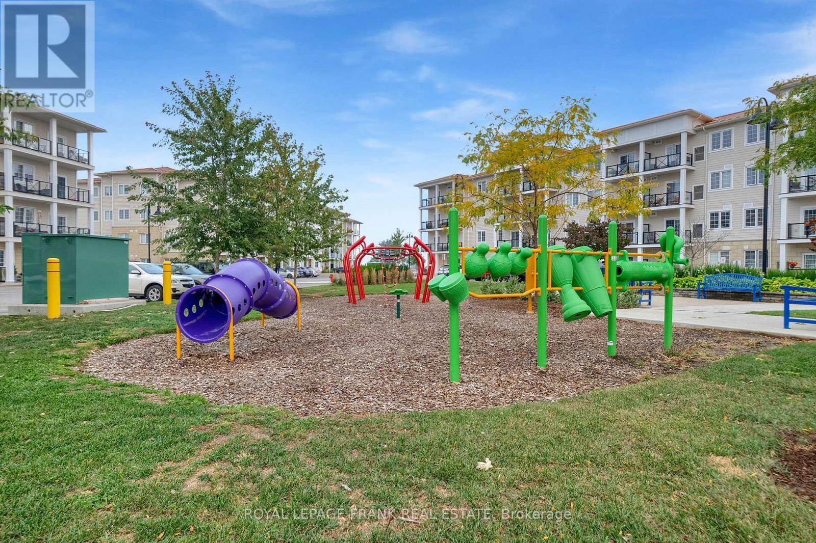 












216 - 50 LAKEBREEZE DRIVE

,
Clarington (Newcastle),




Ontario
L1B0V9

