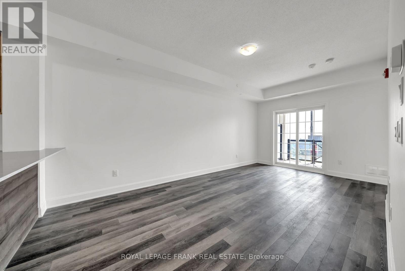 












216 - 50 LAKEBREEZE DRIVE

,
Clarington (Newcastle),




Ontario
L1B0V9

