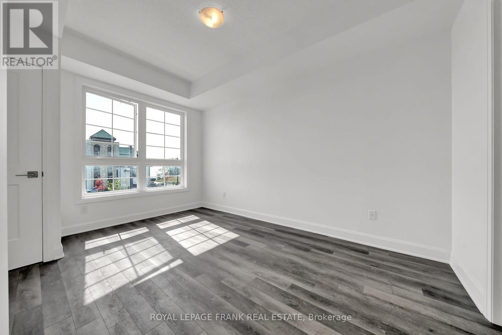 












216 - 50 LAKEBREEZE DRIVE

,
Clarington (Newcastle),




Ontario
L1B0V9

