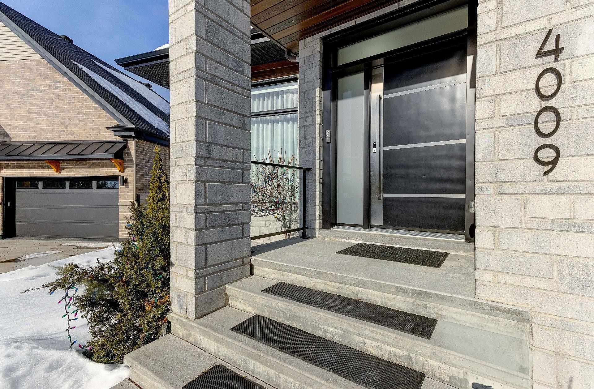 









4009


Rue des Bolets

,
Saint-Bruno-de-Montarville,




QC
J3V0C9

