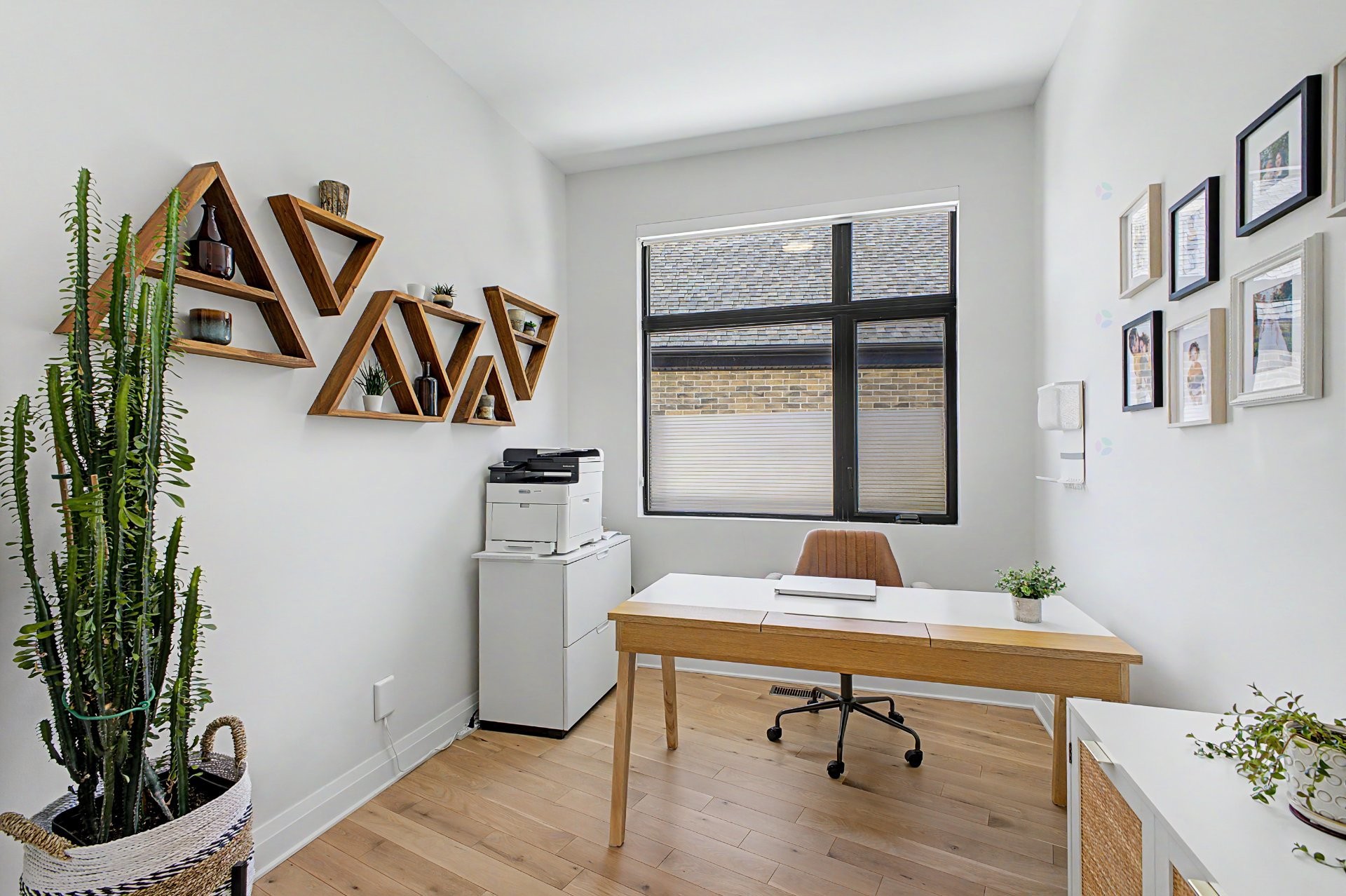 









4009


Rue des Bolets

,
Saint-Bruno-de-Montarville,




QC
J3V0C9

