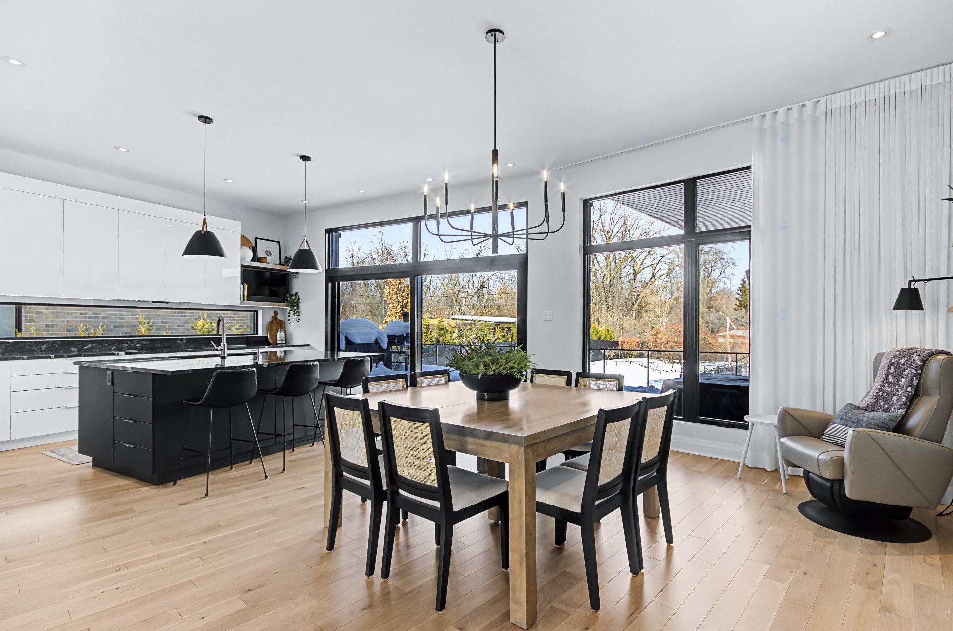 









4009


Rue des Bolets

,
Saint-Bruno-de-Montarville,




QC
J3V0C9

